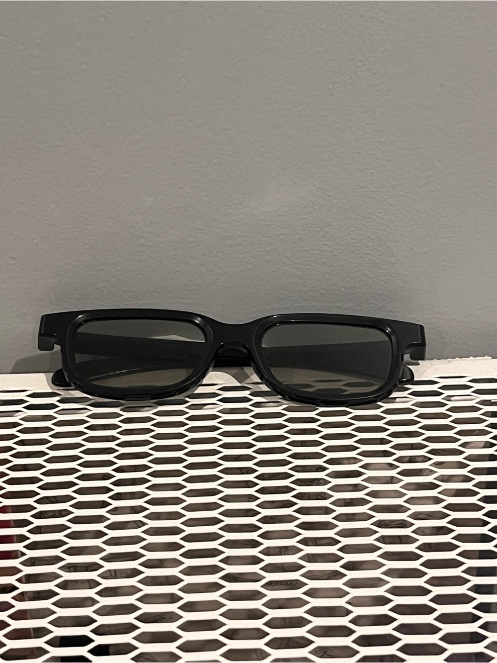 diva clean girl basic stylish staple sunnies
